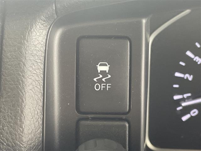 ハイエースバン 　ＡＬＰＩＮＥ１１インチナビ　ＴＲＤバンパーフォグ　ＴＲＤマットガード　ワンオーナー　ドラレコ前後　デジタルインナーミラー　バックカメラ　ハーフレザーシート　スペアキー　フロアマット　社外ＡＷ　禁煙車（8枚目）