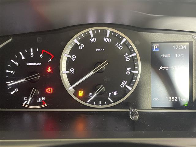 ハイエースバン 　ＡＬＰＩＮＥ１１インチナビ　ＴＲＤバンパーフォグ　ＴＲＤマットガード　ワンオーナー　ドラレコ前後　デジタルインナーミラー　バックカメラ　ハーフレザーシート　スペアキー　フロアマット　社外ＡＷ　禁煙車（12枚目）