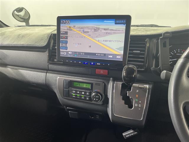 ハイエースバン 　ＡＬＰＩＮＥ１１インチナビ　ＴＲＤバンパーフォグ　ＴＲＤマットガード　ワンオーナー　ドラレコ前後　デジタルインナーミラー　バックカメラ　ハーフレザーシート　スペアキー　フロアマット　社外ＡＷ　禁煙車（15枚目）