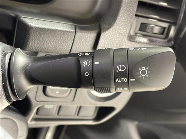 ハイエースバン 　ＡＬＰＩＮＥ１１インチナビ　ＴＲＤバンパーフォグ　ＴＲＤマットガード　ワンオーナー　ドラレコ前後　デジタルインナーミラー　バックカメラ　ハーフレザーシート　スペアキー　フロアマット　社外ＡＷ　禁煙車（19枚目）