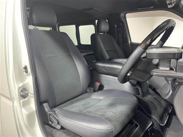 ハイエースバン 　ＡＬＰＩＮＥ１１インチナビ　ＴＲＤバンパーフォグ　ＴＲＤマットガード　ワンオーナー　ドラレコ前後　デジタルインナーミラー　バックカメラ　ハーフレザーシート　スペアキー　フロアマット　社外ＡＷ　禁煙車（22枚目）