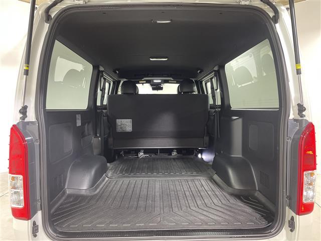 ハイエースバン 　ＡＬＰＩＮＥ１１インチナビ　ＴＲＤバンパーフォグ　ＴＲＤマットガード　ワンオーナー　ドラレコ前後　デジタルインナーミラー　バックカメラ　ハーフレザーシート　スペアキー　フロアマット　社外ＡＷ　禁煙車（25枚目）