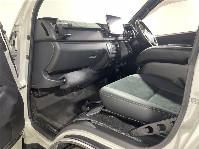 ハイエースバン 　ＡＬＰＩＮＥ１１インチナビ　ＴＲＤバンパーフォグ　ＴＲＤマットガード　ワンオーナー　ドラレコ前後　デジタルインナーミラー　バックカメラ　ハーフレザーシート　スペアキー　フロアマット　社外ＡＷ　禁煙車（30枚目）