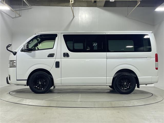 ハイエースバン 　ＡＬＰＩＮＥ１１インチナビ　ＴＲＤバンパーフォグ　ＴＲＤマットガード　ワンオーナー　ドラレコ前後　デジタルインナーミラー　バックカメラ　ハーフレザーシート　スペアキー　フロアマット　社外ＡＷ　禁煙車（33枚目）