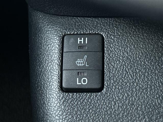 プリウス Ｓツーリングセレクション　純正７型ナビ　Ｂカメラ　モデリスタエアロ　合皮シート　シートヒーター　トヨタセーフティセンスＰ　ＥＴＣ　ＬＥＤ　フォグランプ　スマートキー　純１７ＡＷ　追従クルコン　ＬＤＡ　ＰＣＳ　マット　スペアキー（6枚目）