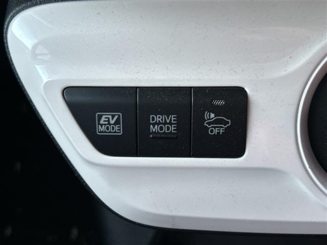 プリウス Ｓツーリングセレクション　純正７型ナビ　Ｂカメラ　モデリスタエアロ　合皮シート　シートヒーター　トヨタセーフティセンスＰ　ＥＴＣ　ＬＥＤ　フォグランプ　スマートキー　純１７ＡＷ　追従クルコン　ＬＤＡ　ＰＣＳ　マット　スペアキー（15枚目）