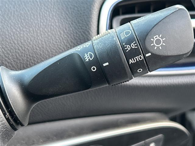 プリウス Ｓツーリングセレクション　純正７型ナビ　Ｂカメラ　モデリスタエアロ　合皮シート　シートヒーター　トヨタセーフティセンスＰ　ＥＴＣ　ＬＥＤ　フォグランプ　スマートキー　純１７ＡＷ　追従クルコン　ＬＤＡ　ＰＣＳ　マット　スペアキー（18枚目）