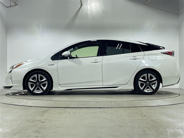 プリウス Ｓツーリングセレクション　純正７型ナビ　Ｂカメラ　モデリスタエアロ　合皮シート　シートヒーター　トヨタセーフティセンスＰ　ＥＴＣ　ＬＥＤ　フォグランプ　スマートキー　純１７ＡＷ　追従クルコン　ＬＤＡ　ＰＣＳ　マット　スペアキー（33枚目）