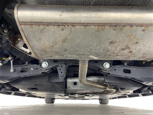 プリウス Ｓツーリングセレクション　純正７型ナビ　Ｂカメラ　モデリスタエアロ　合皮シート　シートヒーター　トヨタセーフティセンスＰ　ＥＴＣ　ＬＥＤ　フォグランプ　スマートキー　純１７ＡＷ　追従クルコン　ＬＤＡ　ＰＣＳ　マット　スペアキー（42枚目）