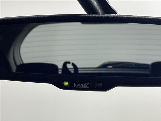 ノート メダリスト　純正７インチナビ　アラウンドビューモニター　ハーフレザーシート　フロアマット　フォグランプ　オートライト　電動格納ミラー　スマートキー　純正１４インチＡＷ　　プッシュスタート　Ｂｌｕｅｔｏｏｔｈ（7枚目）