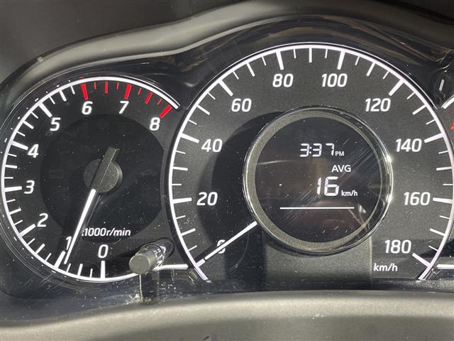 ノート メダリスト　純正７インチナビ　アラウンドビューモニター　ハーフレザーシート　フロアマット　フォグランプ　オートライト　電動格納ミラー　スマートキー　純正１４インチＡＷ　　プッシュスタート　Ｂｌｕｅｔｏｏｔｈ（9枚目）