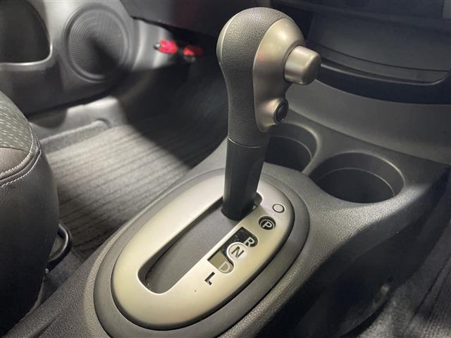 ノート メダリスト　純正７インチナビ　アラウンドビューモニター　ハーフレザーシート　フロアマット　フォグランプ　オートライト　電動格納ミラー　スマートキー　純正１４インチＡＷ　　プッシュスタート　Ｂｌｕｅｔｏｏｔｈ（14枚目）