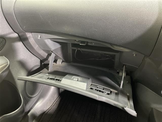 ノート メダリスト　純正７インチナビ　アラウンドビューモニター　ハーフレザーシート　フロアマット　フォグランプ　オートライト　電動格納ミラー　スマートキー　純正１４インチＡＷ　　プッシュスタート　Ｂｌｕｅｔｏｏｔｈ（20枚目）