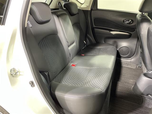 ノート メダリスト　純正７インチナビ　アラウンドビューモニター　ハーフレザーシート　フロアマット　フォグランプ　オートライト　電動格納ミラー　スマートキー　純正１４インチＡＷ　　プッシュスタート　Ｂｌｕｅｔｏｏｔｈ（23枚目）