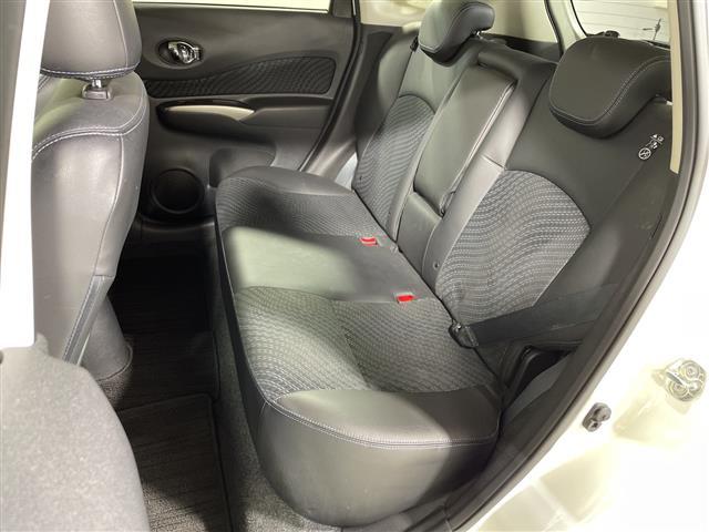 ノート メダリスト　純正７インチナビ　アラウンドビューモニター　ハーフレザーシート　フロアマット　フォグランプ　オートライト　電動格納ミラー　スマートキー　純正１４インチＡＷ　　プッシュスタート　Ｂｌｕｅｔｏｏｔｈ（27枚目）