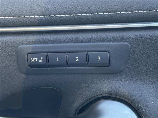 ＥＳ ＥＳ３００ｈ　Ｆスポーツ　純正１２．３インチナビ　セーフティシステムプラス　ＴＲＤエアロ　ＴＲＤマフラー　サンルーフ　デジタルインナーミラー　ドラレコ　ＢＳＭ　ＥＴＣ　ＬＥＤ　ヘッドアップディスプレイ　メモリー付きパワーシート（9枚目）