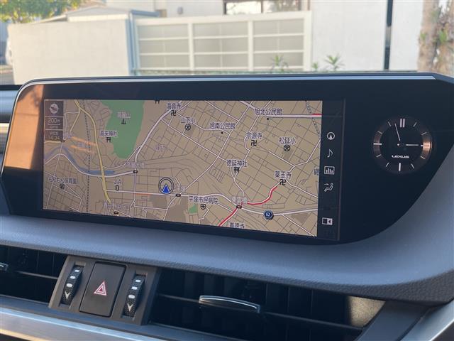 ＥＳ ＥＳ３００ｈ　Ｆスポーツ　純正１２．３インチナビ　セーフティシステムプラス　ＴＲＤエアロ　ＴＲＤマフラー　サンルーフ　デジタルインナーミラー　ドラレコ　ＢＳＭ　ＥＴＣ　ＬＥＤ　ヘッドアップディスプレイ　メモリー付きパワーシート（15枚目）