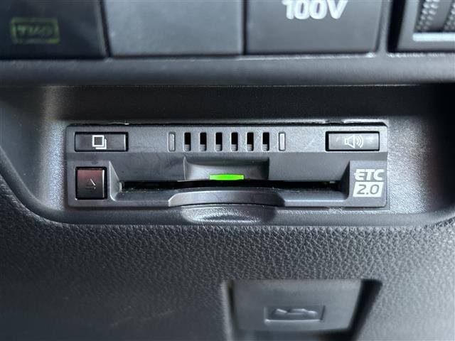 アクア GRスポーツ 純正10.5DA ナビ 全方位カメラ BSM LED ETC2.0 フルセグ 専用ハーフレザー 専用ステアリング ドラレコ セーフティセンス 追従クルコン 純正17AW フォグ スマートキー(6枚目)