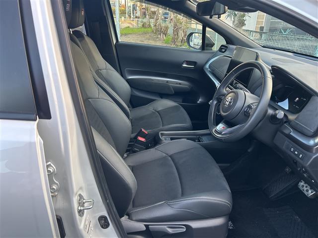 アクア GRスポーツ 純正10.5DA ナビ 全方位カメラ BSM LED ETC2.0 フルセグ 専用ハーフレザー 専用ステアリング ドラレコ セーフティセンス 追従クルコン 純正17AW フォグ スマートキー(24枚目)