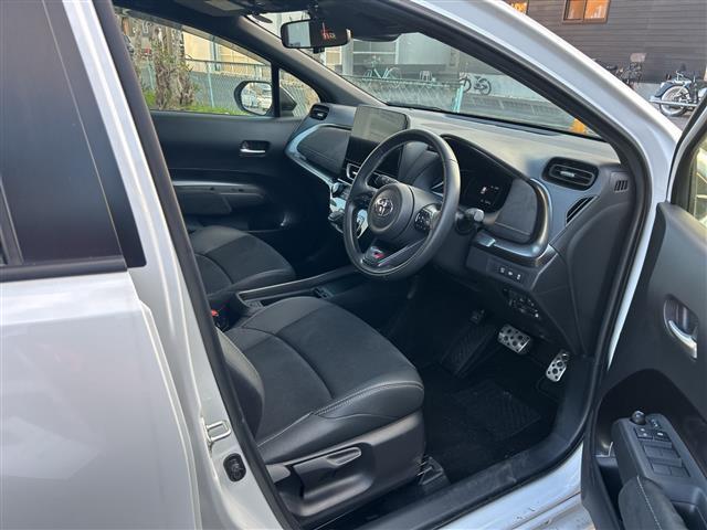 アクア GRスポーツ 純正10.5DA ナビ 全方位カメラ BSM LED ETC2.0 フルセグ 専用ハーフレザー 専用ステアリング ドラレコ セーフティセンス 追従クルコン 純正17AW フォグ スマートキー(25枚目)