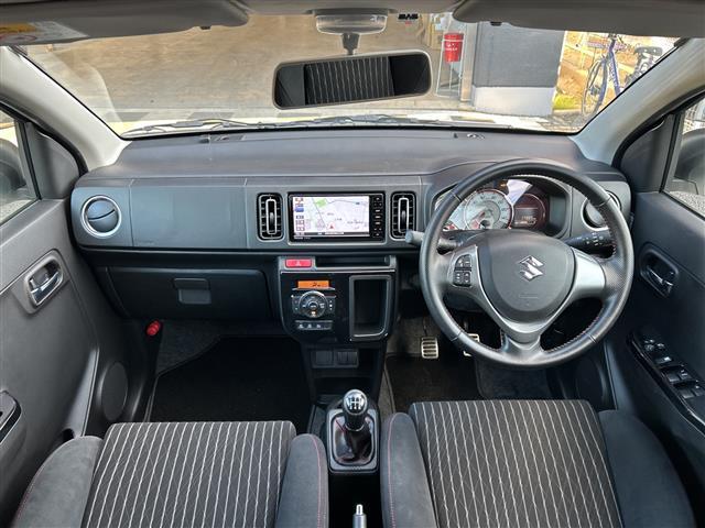 アルトワークス ベースグレード　純正７インチＳＤナビ　純正ＲＥＣＡＲＯシート　バックカメラ　ＥＴＣ　スマートキー　純正１５インチＡＷ　フォグランプ　オートライト　スペアキー　フロアマット　保証書　革巻きステアリング　ＨＩＤライト（2枚目）