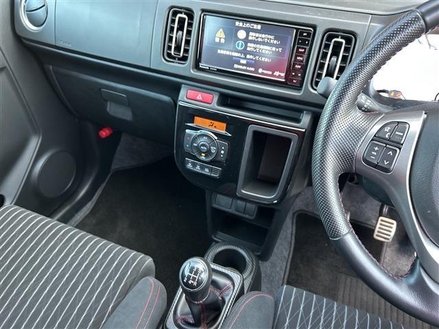 アルトワークス ベースグレード　純正７インチＳＤナビ　純正ＲＥＣＡＲＯシート　バックカメラ　ＥＴＣ　スマートキー　純正１５インチＡＷ　フォグランプ　オートライト　スペアキー　フロアマット　保証書　革巻きステアリング　ＨＩＤライト（10枚目）