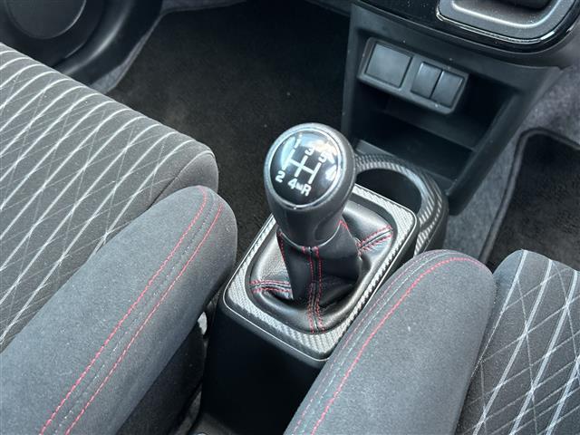 アルトワークス ベースグレード　純正７インチＳＤナビ　純正ＲＥＣＡＲＯシート　バックカメラ　ＥＴＣ　スマートキー　純正１５インチＡＷ　フォグランプ　オートライト　スペアキー　フロアマット　保証書　革巻きステアリング　ＨＩＤライト（13枚目）