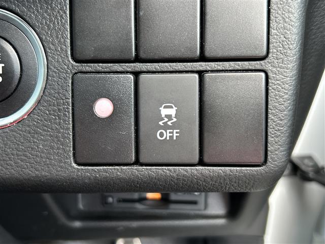 アルトワークス ベースグレード　純正７インチＳＤナビ　純正ＲＥＣＡＲＯシート　バックカメラ　ＥＴＣ　スマートキー　純正１５インチＡＷ　フォグランプ　オートライト　スペアキー　フロアマット　保証書　革巻きステアリング　ＨＩＤライト（14枚目）