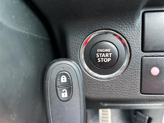 アルトワークス ベースグレード　純正７インチＳＤナビ　純正ＲＥＣＡＲＯシート　バックカメラ　ＥＴＣ　スマートキー　純正１５インチＡＷ　フォグランプ　オートライト　スペアキー　フロアマット　保証書　革巻きステアリング　ＨＩＤライト（15枚目）