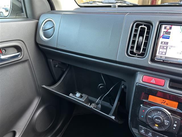 アルトワークス ベースグレード　純正７インチＳＤナビ　純正ＲＥＣＡＲＯシート　バックカメラ　ＥＴＣ　スマートキー　純正１５インチＡＷ　フォグランプ　オートライト　スペアキー　フロアマット　保証書　革巻きステアリング　ＨＩＤライト（17枚目）