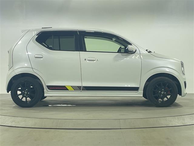 アルトワークス ベースグレード　純正７インチＳＤナビ　純正ＲＥＣＡＲＯシート　バックカメラ　ＥＴＣ　スマートキー　純正１５インチＡＷ　フォグランプ　オートライト　スペアキー　フロアマット　保証書　革巻きステアリング　ＨＩＤライト（36枚目）