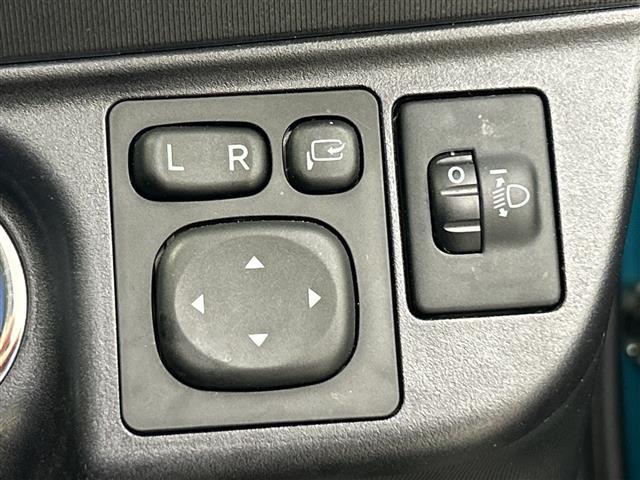 アクア Ｓ　純正ナビ　トヨタセーフティセンス　ＥＴＣ２．０　ＬＥＤライト　ドラレコ　バックカメラ　フロアマット　スペアキー　スマートキー　オートマチックハイビーム　ウィンカーミラー　フォグランプ　車線逸脱警報（8枚目）