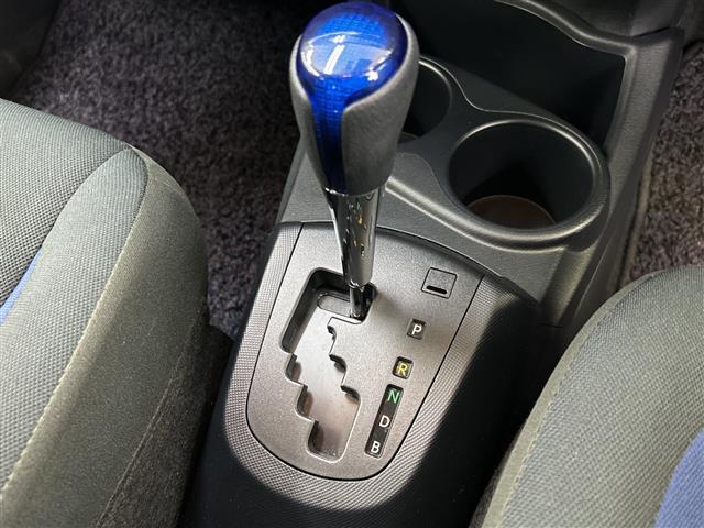 アクア Ｓ　純正ナビ　トヨタセーフティセンス　ＥＴＣ２．０　ＬＥＤライト　ドラレコ　バックカメラ　フロアマット　スペアキー　スマートキー　オートマチックハイビーム　ウィンカーミラー　フォグランプ　車線逸脱警報（14枚目）