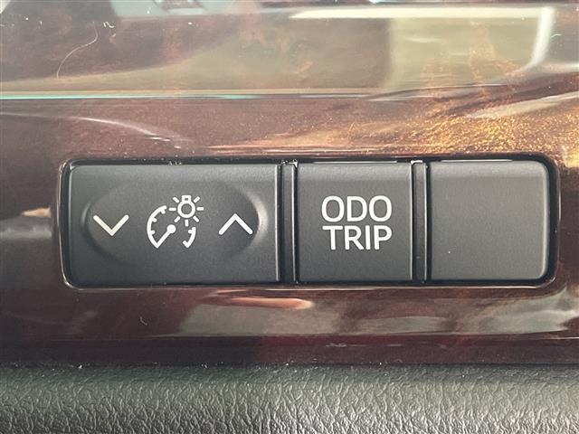 アルファード ２４０Ｓ　社外７型ナビ　両側電動　バックカメラ　ＥＴＣ　Ｂｌｕｅｔｏｏｔｈ　ＨＩＤ　フォグ　フルセグ　純正１８ＡＷ　スマートキー　センターコンソール　バックドアイージークローザー　フロアマット　スペアキー（7枚目）