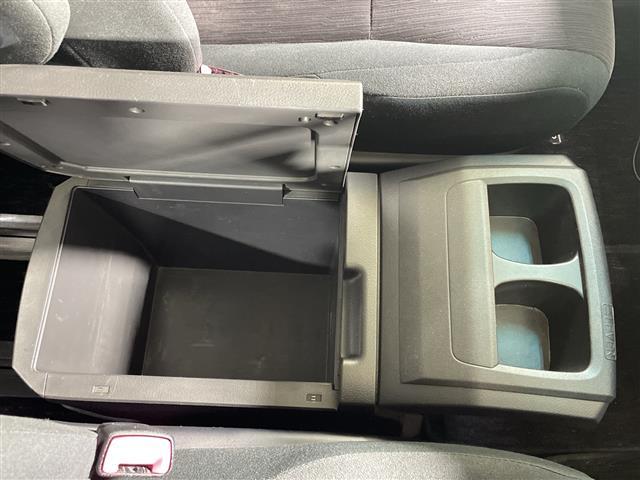 アルファード ２４０Ｓ　社外７型ナビ　両側電動　バックカメラ　ＥＴＣ　Ｂｌｕｅｔｏｏｔｈ　ＨＩＤ　フォグ　フルセグ　純正１８ＡＷ　スマートキー　センターコンソール　バックドアイージークローザー　フロアマット　スペアキー（19枚目）