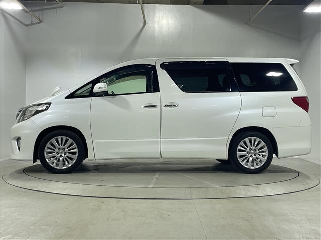 アルファード ２４０Ｓ　社外７型ナビ　両側電動　バックカメラ　ＥＴＣ　Ｂｌｕｅｔｏｏｔｈ　ＨＩＤ　フォグ　フルセグ　純正１８ＡＷ　スマートキー　センターコンソール　バックドアイージークローザー　フロアマット　スペアキー（32枚目）