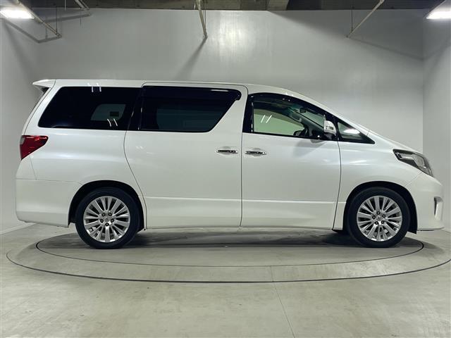 アルファード ２４０Ｓ　社外７型ナビ　両側電動　バックカメラ　ＥＴＣ　Ｂｌｕｅｔｏｏｔｈ　ＨＩＤ　フォグ　フルセグ　純正１８ＡＷ　スマートキー　センターコンソール　バックドアイージークローザー　フロアマット　スペアキー（36枚目）