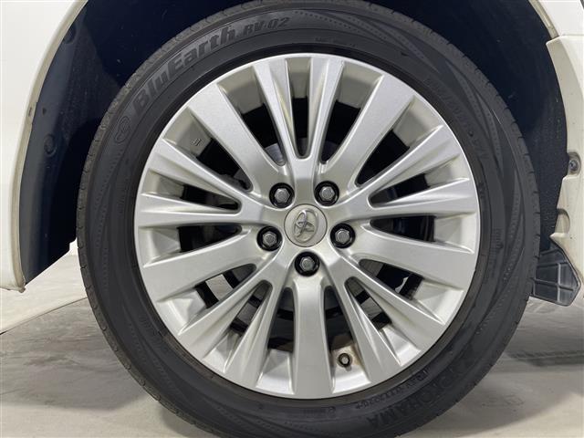 アルファード ２４０Ｓ　社外７型ナビ　両側電動　バックカメラ　ＥＴＣ　Ｂｌｕｅｔｏｏｔｈ　ＨＩＤ　フォグ　フルセグ　純正１８ＡＷ　スマートキー　センターコンソール　バックドアイージークローザー　フロアマット　スペアキー（40枚目）