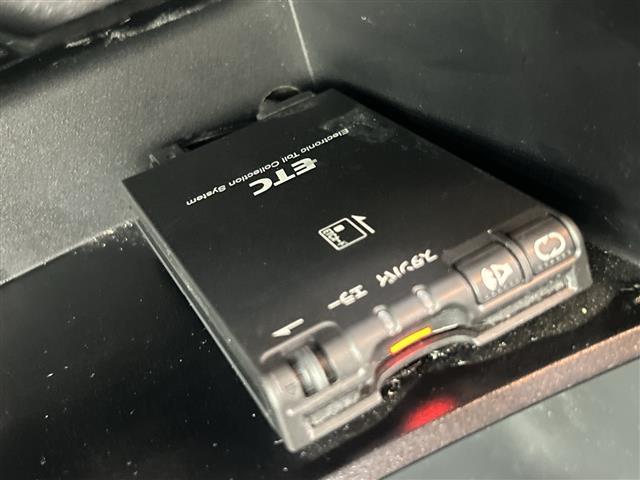 セレナ ハイウェイスターＳ－ＨＶアドバンスドセーフティパック　純正ナビ　全周囲カメラ　両側パワースライドドア　クルーズコントロール　スペアキー１本　純正フロアマット　コーナーセンサー　ＬＥＤヘッドライト　オートライト　レーンキープアシスト　純正１６インチＡＷ（4枚目）