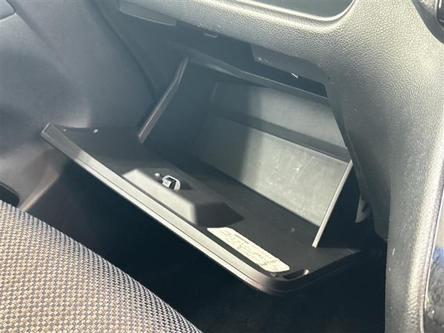 セレナ ハイウェイスターＳ－ＨＶアドバンスドセーフティパック　純正ナビ　全周囲カメラ　両側パワースライドドア　クルーズコントロール　スペアキー１本　純正フロアマット　コーナーセンサー　ＬＥＤヘッドライト　オートライト　レーンキープアシスト　純正１６インチＡＷ（22枚目）