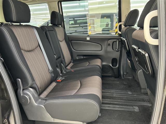 セレナ ハイウェイスターＳ－ＨＶアドバンスドセーフティパック　純正ナビ　全周囲カメラ　両側パワースライドドア　クルーズコントロール　スペアキー１本　純正フロアマット　コーナーセンサー　ＬＥＤヘッドライト　オートライト　レーンキープアシスト　純正１６インチＡＷ（25枚目）