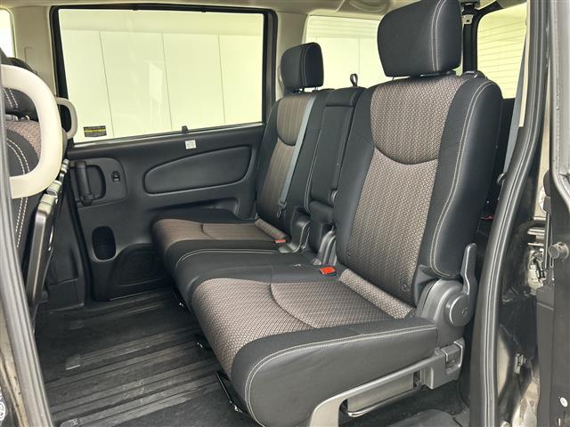 セレナ ハイウェイスターＳ－ＨＶアドバンスドセーフティパック　純正ナビ　全周囲カメラ　両側パワースライドドア　クルーズコントロール　スペアキー１本　純正フロアマット　コーナーセンサー　ＬＥＤヘッドライト　オートライト　レーンキープアシスト　純正１６インチＡＷ（30枚目）