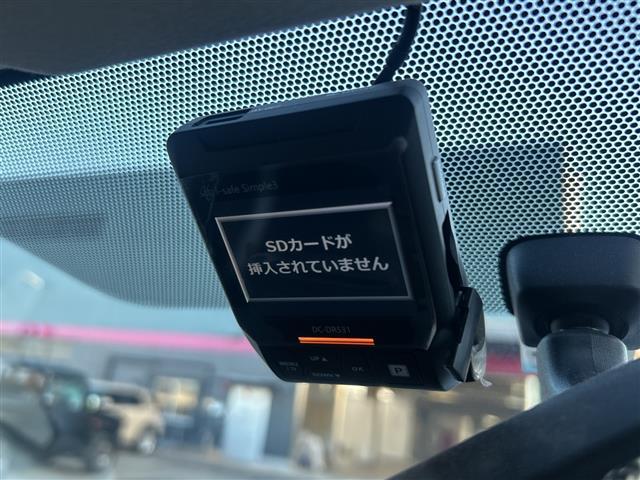 プリウスアルファ Ｓツーリングセレクション・ＧＲスポーツ　純正９インチＳＤナビ　バックカメラ　ＥＴＣ　ドラレコ　ＬＥＤヘッドライト　スマートキー　純正１８インチＡＷ　　ハーフレザーシート　フォグ＆リアフォグランプ　スペアキー　取扱説明書　専用大径マフラー（4枚目）