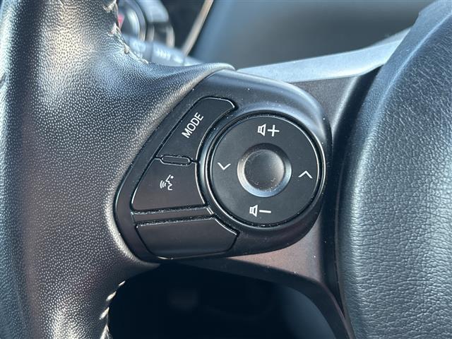 プリウスアルファ Ｓツーリングセレクション・ＧＲスポーツ　純正９インチＳＤナビ　バックカメラ　ＥＴＣ　ドラレコ　ＬＥＤヘッドライト　スマートキー　純正１８インチＡＷ　　ハーフレザーシート　フォグ＆リアフォグランプ　スペアキー　取扱説明書　専用大径マフラー（9枚目）