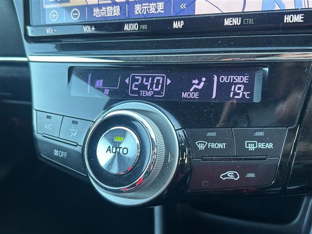 プリウスアルファ Ｓツーリングセレクション・ＧＲスポーツ　純正９インチＳＤナビ　バックカメラ　ＥＴＣ　ドラレコ　ＬＥＤヘッドライト　スマートキー　純正１８インチＡＷ　　ハーフレザーシート　フォグ＆リアフォグランプ　スペアキー　取扱説明書　専用大径マフラー（14枚目）