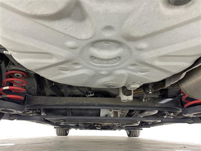 プリウスアルファ Ｓツーリングセレクション・ＧＲスポーツ　純正９インチＳＤナビ　バックカメラ　ＥＴＣ　ドラレコ　ＬＥＤヘッドライト　スマートキー　純正１８インチＡＷ　　ハーフレザーシート　フォグ＆リアフォグランプ　スペアキー　取扱説明書　専用大径マフラー（43枚目）