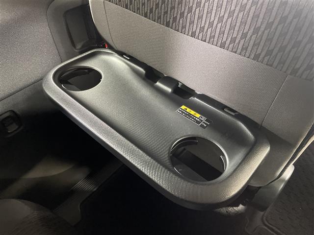 ソリオ ハイブリッドＭＺ　社外７インチＨＤＤナビ　両側パワースライドドア　ＬＥＤヘッドライト　スマートキー　純正１５インチＡＷ　アイドリングストップ　オートライト　電動格納ミラー　プッシュスタート　フロアマット　フォグランプ（8枚目）