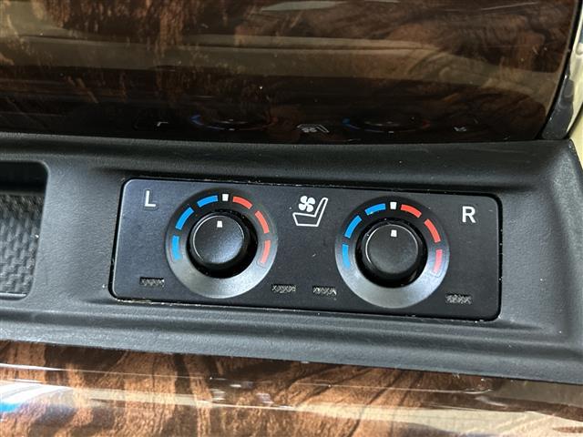 ヴェルファイアハイブリッド Ｖ　Ｌエディション　純正ＤＡ　ツインムーンルーフ　ドラレコ前後　トヨタセーフティセンス　追従クルコン　バックカメラ　ＥＴＣ　ＬＥＤ　両側パワースライドドア　ステアリングヒーター　スマートキー　フロアマット　シートヒーター（19枚目）