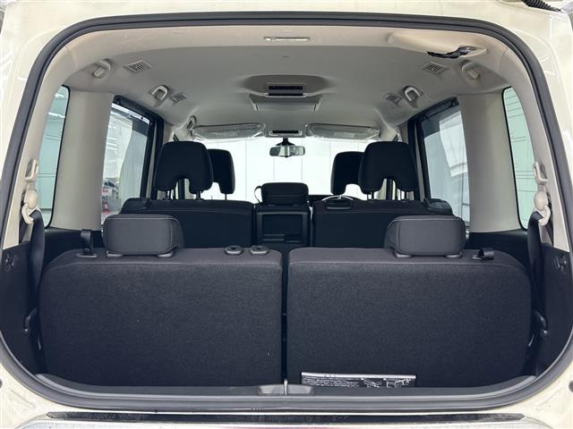 セレナ ハイウェイスター　プロパイロットエディション　純正９インチＳＤナビ　両側パワースライド　後席モニター　プロパイロット　バックカメラ　ＬＥＤ　ＥＴＣ　スマートキー　追従クルコン　純正１６インチＡＷ　オートライト　フロアマット　スペアキー　取扱説明書（5枚目）