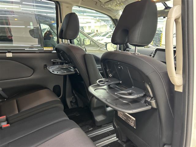 セレナ ハイウェイスター　プロパイロットエディション　純正９インチＳＤナビ　両側パワースライド　後席モニター　プロパイロット　バックカメラ　ＬＥＤ　ＥＴＣ　スマートキー　追従クルコン　純正１６インチＡＷ　オートライト　フロアマット　スペアキー　取扱説明書（22枚目）